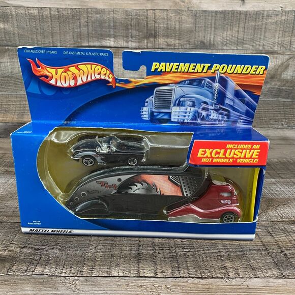 Hot Wheels Pavement Pounder Truck Hauler with Black Motorcycle 1/64...